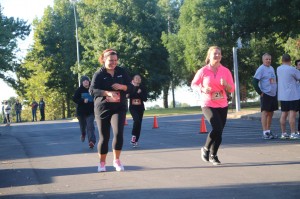 Kylie Sanders and Mallory Smith 5k Bull Run Warner Cow Chip Day